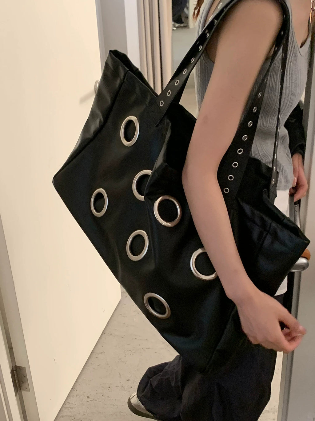 メタルリングデザインショルダーバッグ