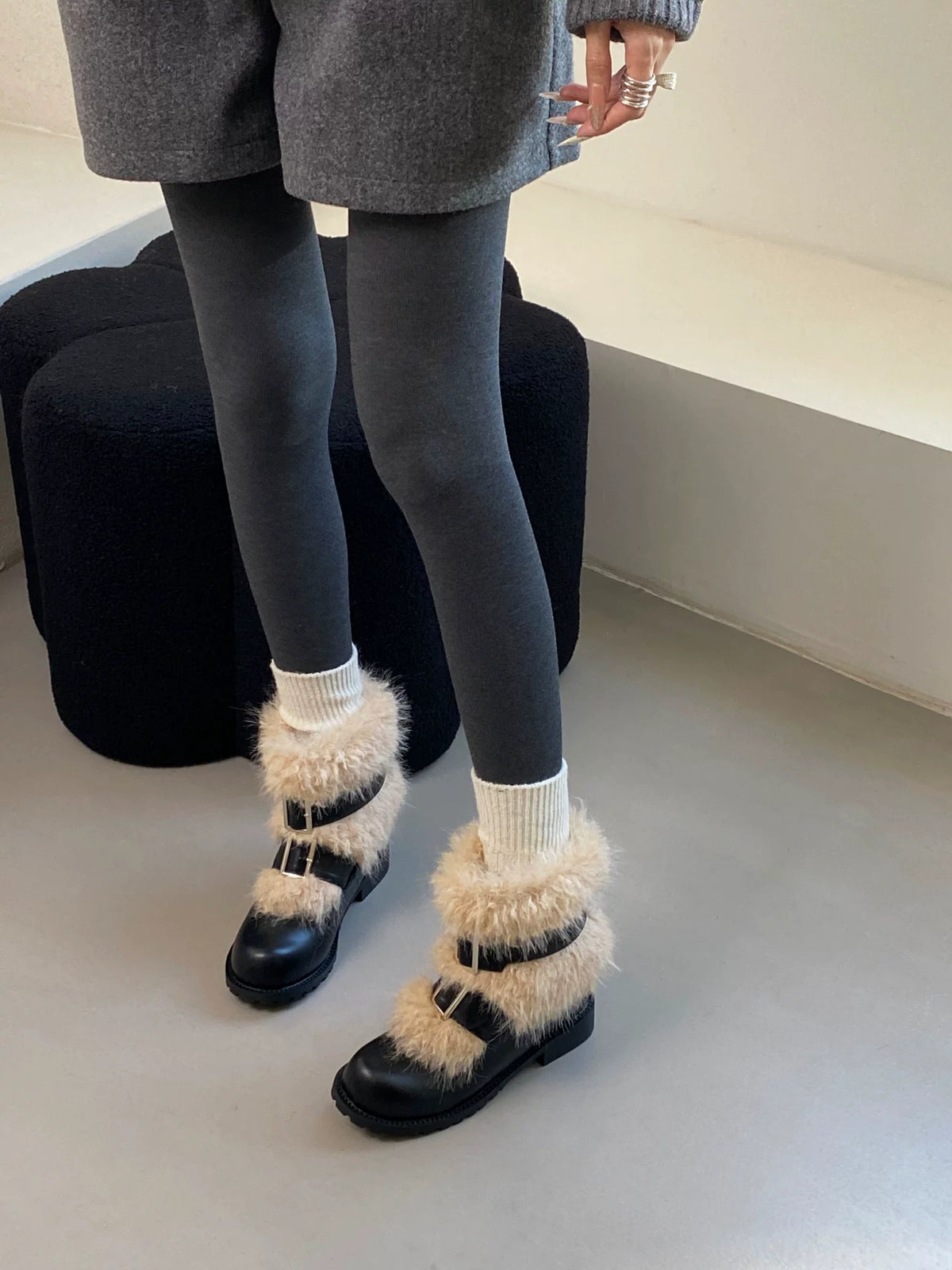 ファーバックル厚底ショートブーツ