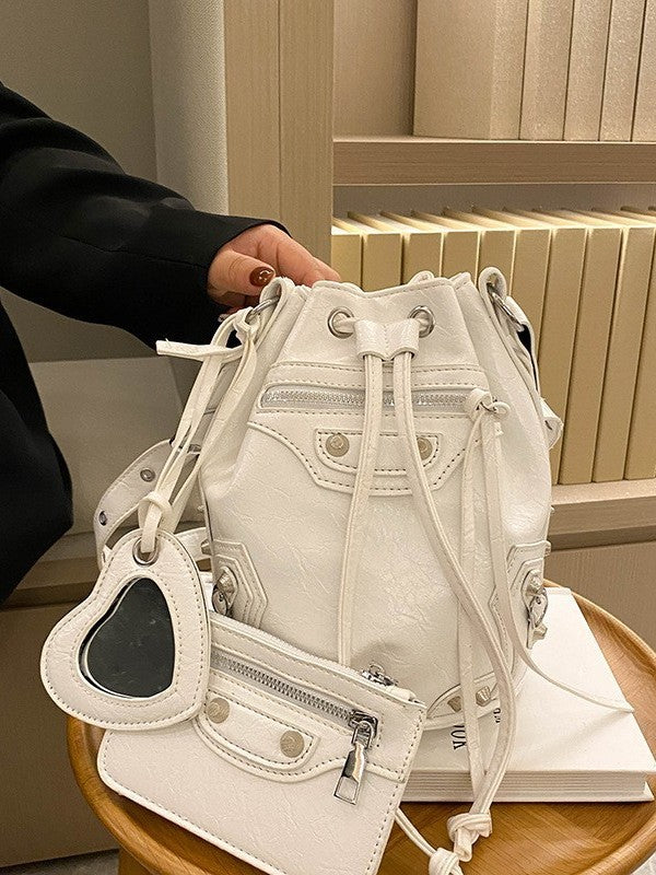 スタッズレザー巾着ショルダーバッグ
