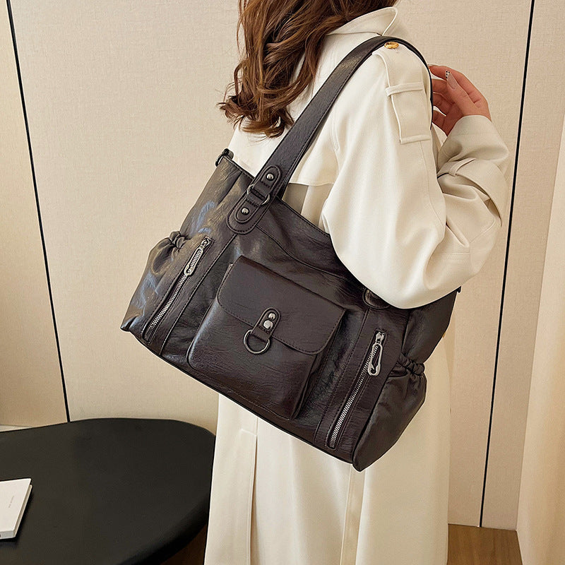 モードレザーショルダーバッグ